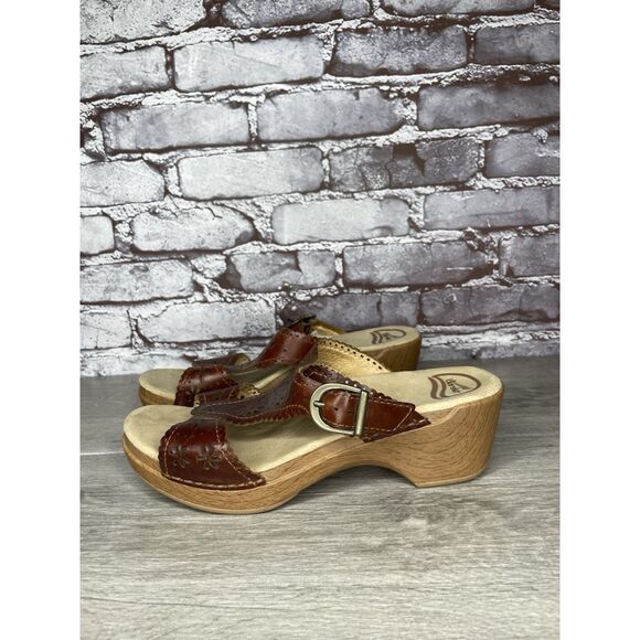 Dansko Sapphire Brown Leather Lacy Cutout Slides Sandals Women’s Sz 39EU/8.5M US - Picture 1 of 16